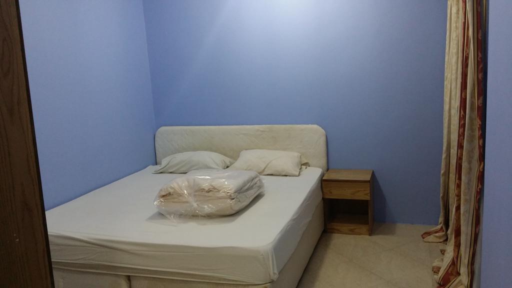 Red Tower Furnished Apartments Mahboula Номер фото